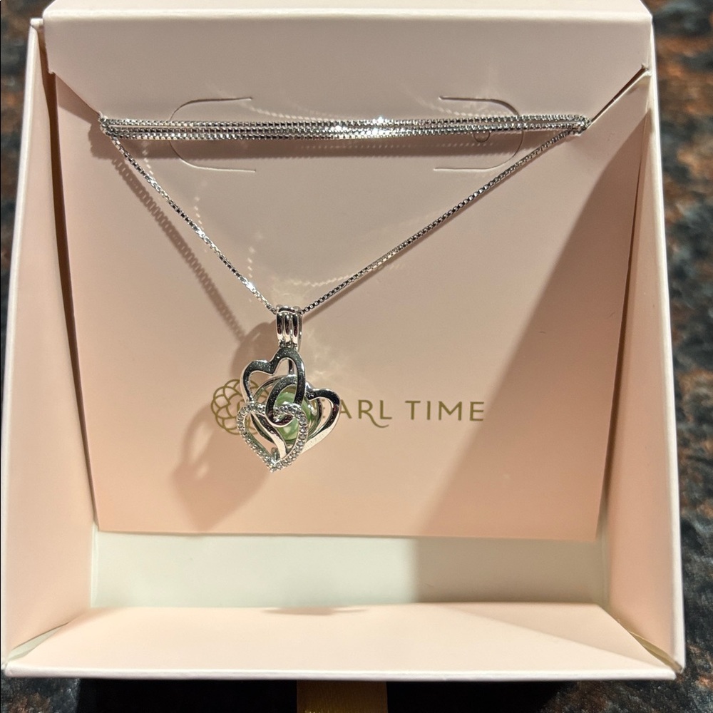 pearl heart loop necklace